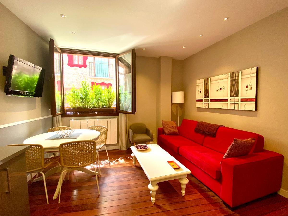 Apartamentos Turisticos Ezcaray Exterior photo
